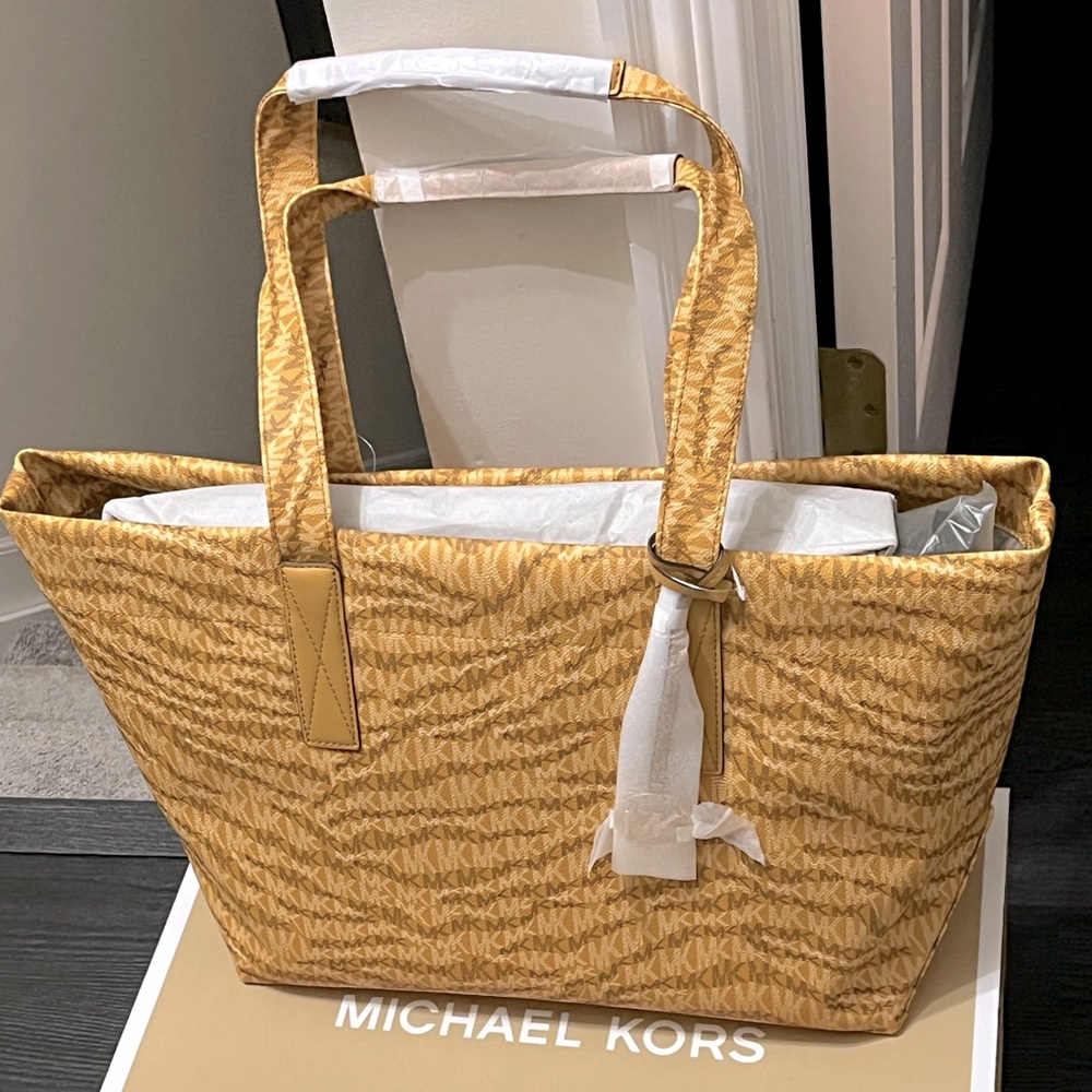 Michael Kors Tote